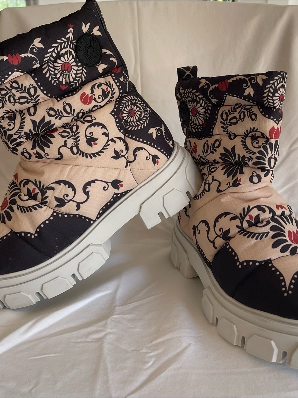 FARM Rio Women’s Passion Scarf Puffy Quilted Lug Sole Booties - US 10 / EUR 42 - Picture 3 of 8